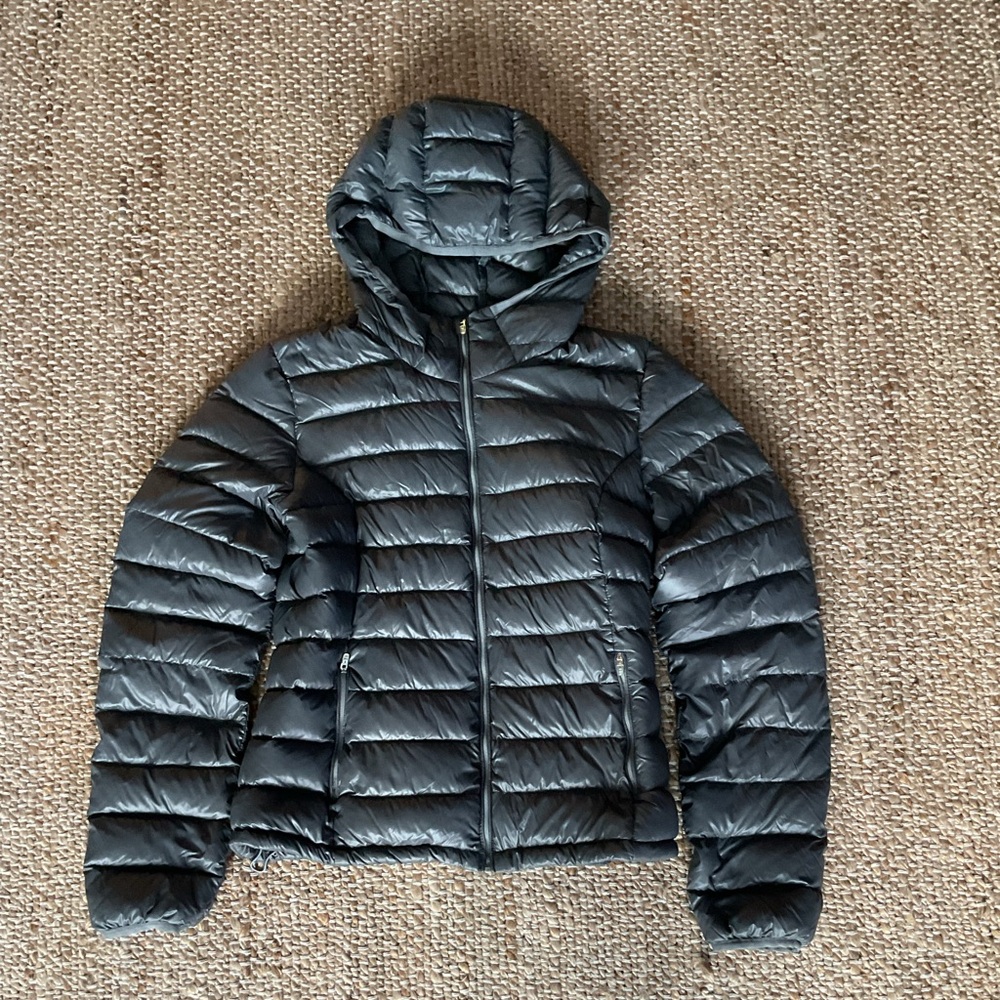 PARKLIFE Aritzia Women 80%duck feather gray puffer